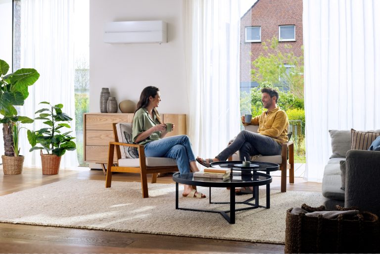 woning met airco en twee mensen
